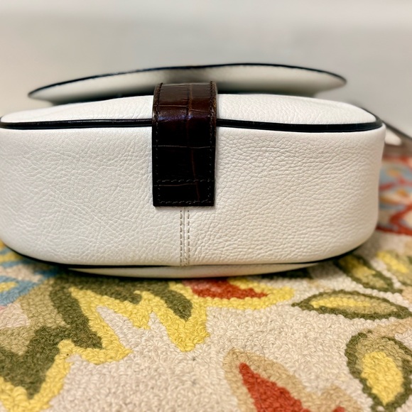 BALLY Vintage Two-Tone Leather Crossbody W/ Brown Croc Flap & Whte Pebbled Body - Picture 5 of 16